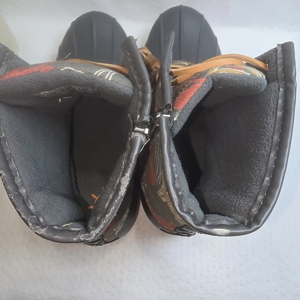 GLOBAL WIN DUCK BOOTS RED AND GRAY WITH LOBSTERS COASTAL WOMENS SIZE 6